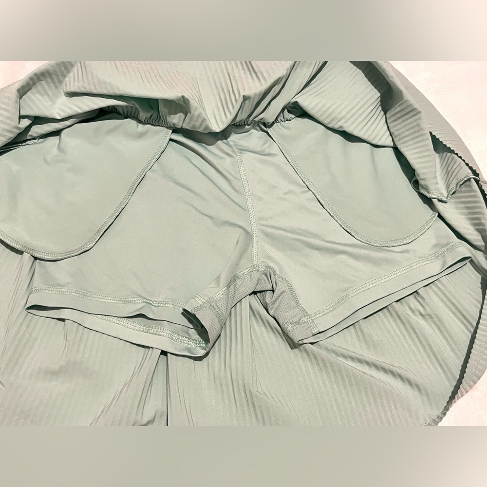 All in Motion Light Green Girls Pleated Skirt w/ Shorts and Pockets Skort Sz 14 - Picture 9 of 11